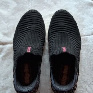 Skechers Black and Pink Slip-On Sneakers